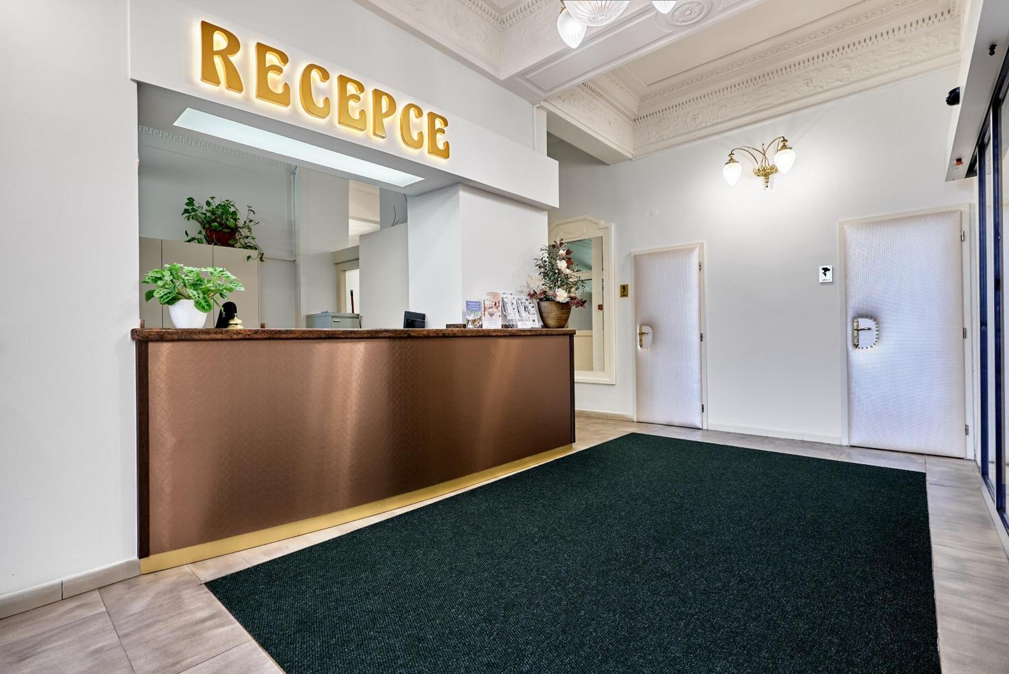 Mariánské Lázně Hotel Maxim מראה חיצוני תמונה